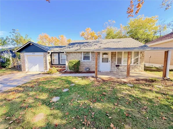177 Novak St, Sugar Creek, MO 64054