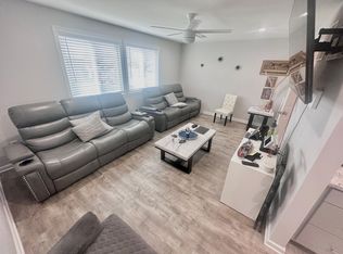 210 Giles Pl, Sterling, VA 20164