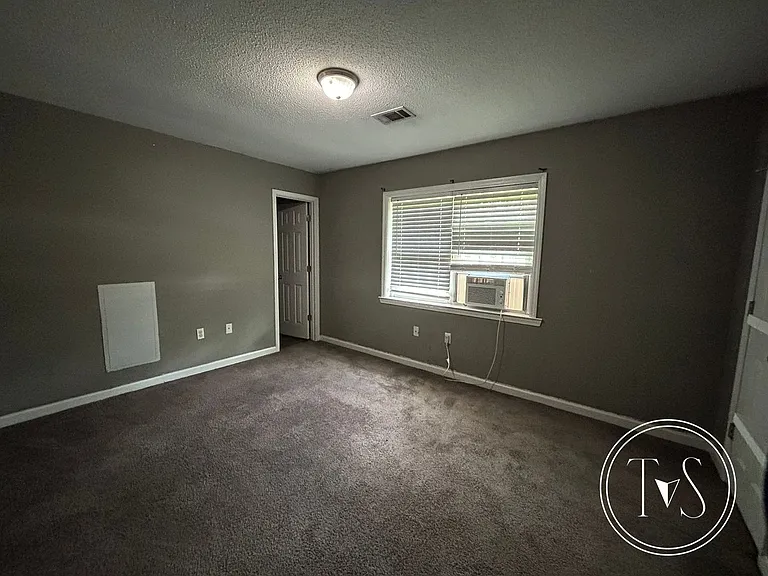 982 White Cir — Photo 6