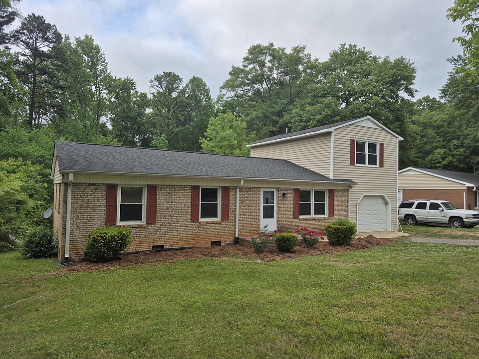 1st image of 404 Wooddale Dr