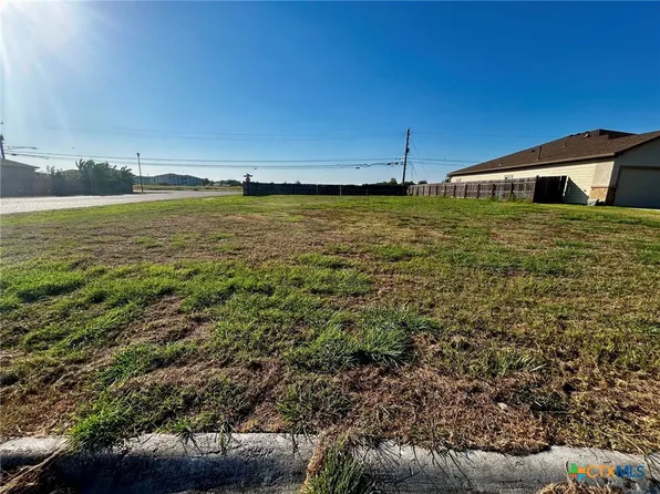 101 Alydar Dr, Victoria, TX 77901