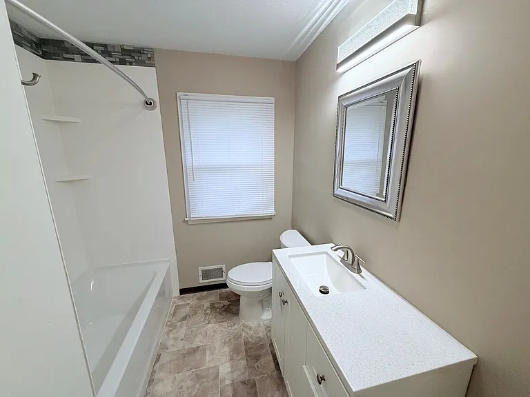 1924 Whitewater Trl N — Photo 14