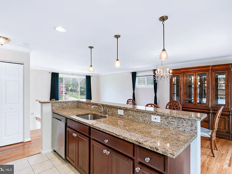 14236 Chadwick Ln — Photo 13