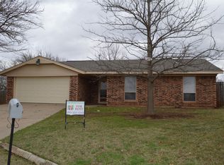 4718 SE Sunnymeade Dr, Lawton, OK 73501