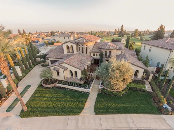 1997 E Clubhouse Dr, Fresno, CA 93730