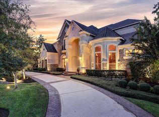 54 W Old Sterling Cir, The Woodlands, TX 77382