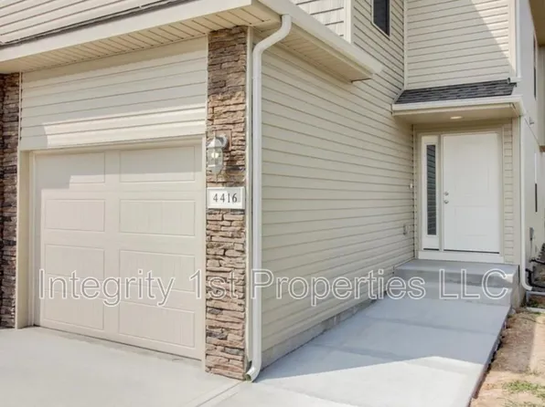 10509 Clubhouse Dr, Kansas City, KS 66109