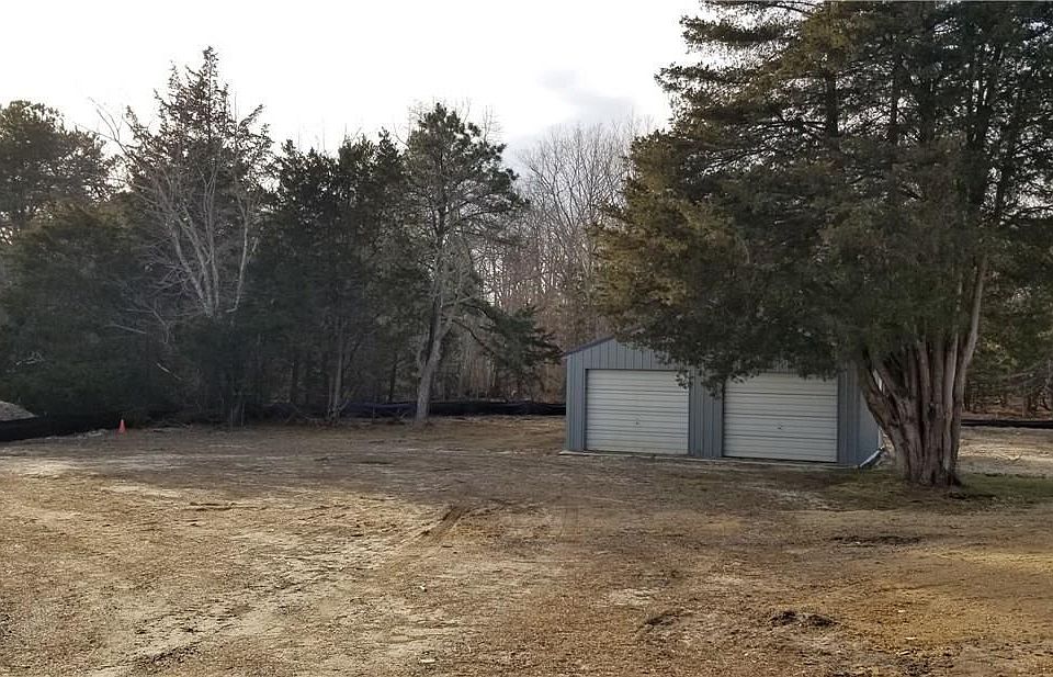 2nd image of 1451 Main St
