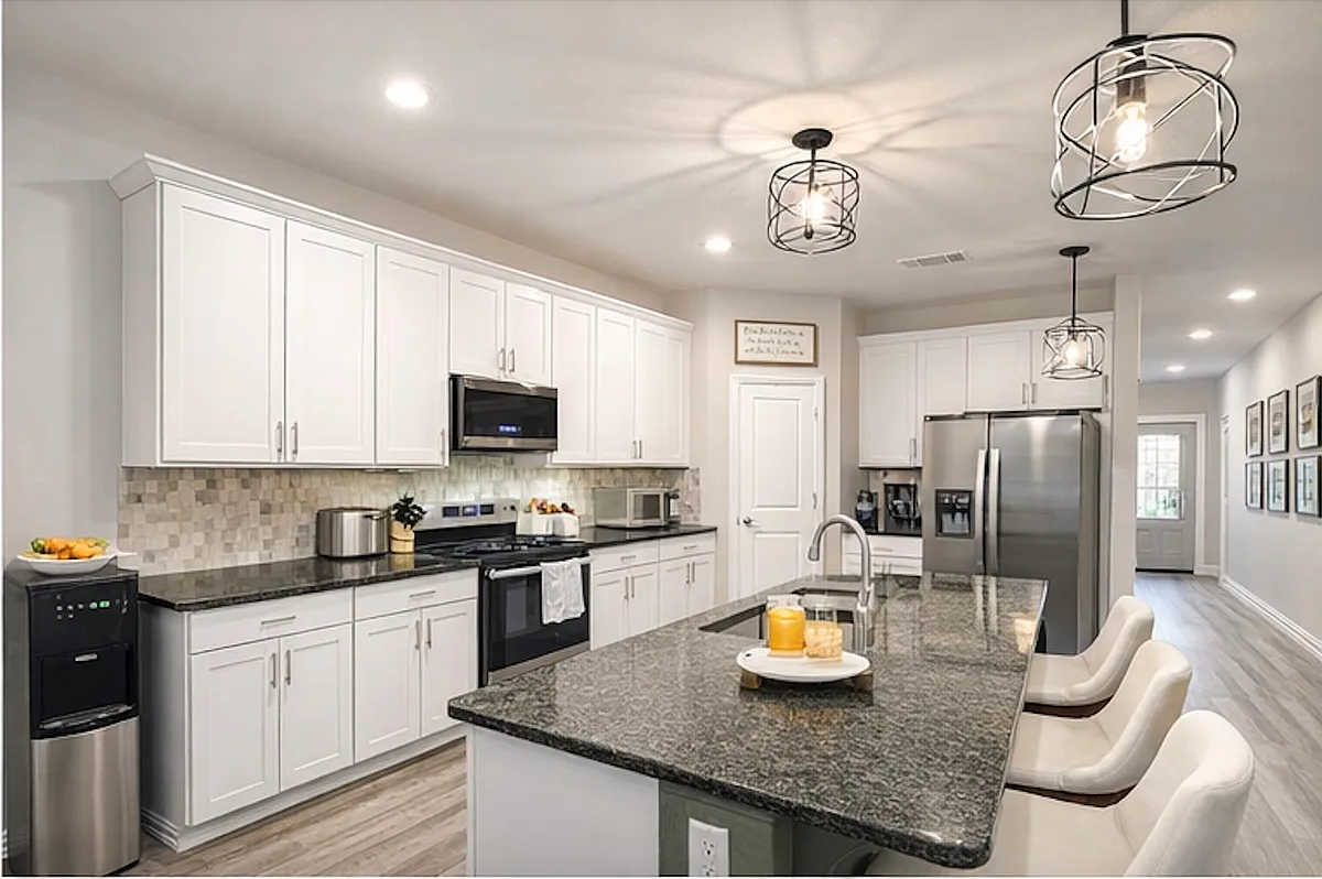 Building Photo - 4016 De Berry Ln