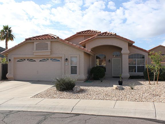 Welcome to your new cul-de-sac home!