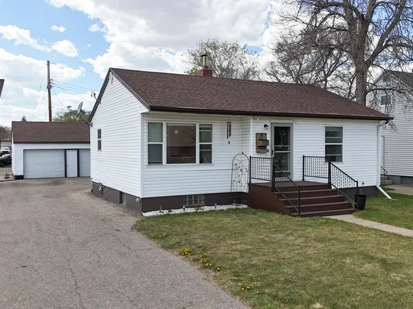 519 16th St NW, Minot, ND 58703