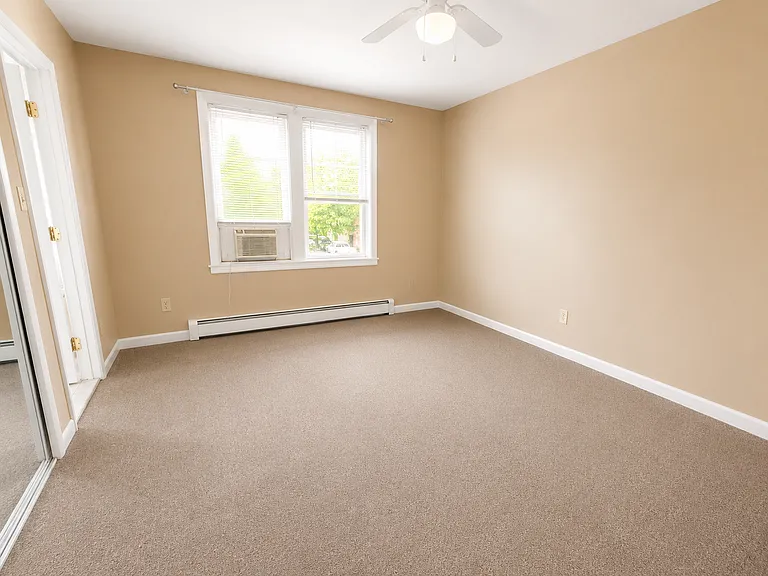 639 Willis Ave — Photo 7