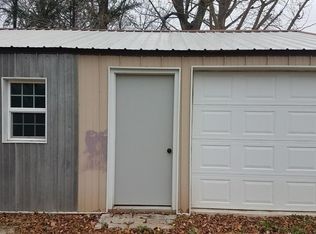 13871 Johnson Rd, Fieldon, IL 62031