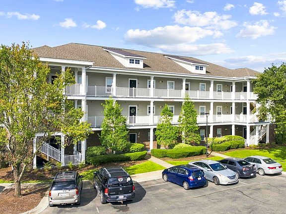 2nd image of 216 Castle Dr. #1389