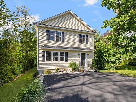 3rd image of 27 Briar Ln