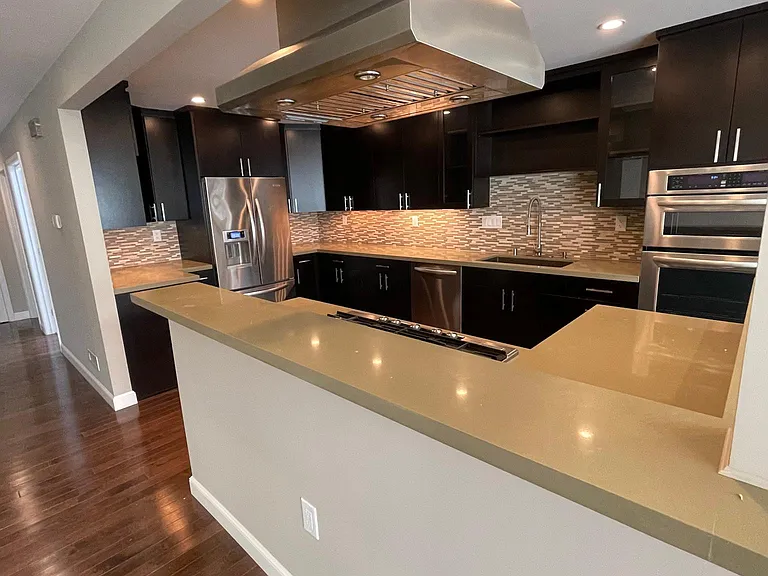 141 N Spruce Ave — Photo 16