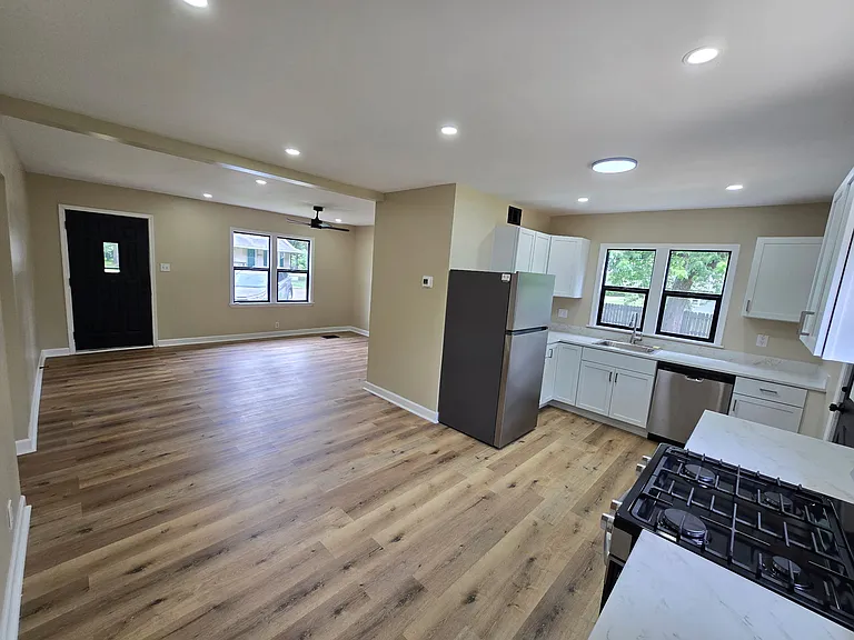 1302 Norton Ave — Photo 10