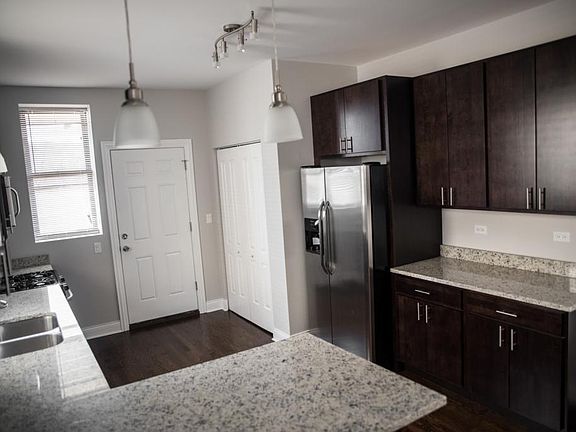 4th image of 4847 N Kilbourn Ave #2