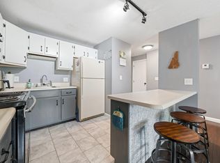 310 Elmwood Dr, Hudson, NH 03051
