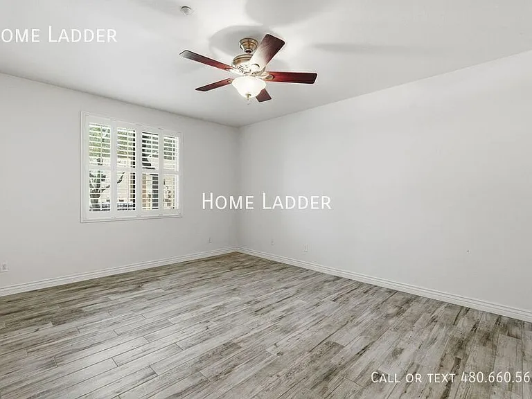 955 E Knox Rd #125 — Photo 16