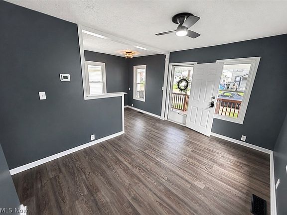 5th image of 2127 Hoge Ave