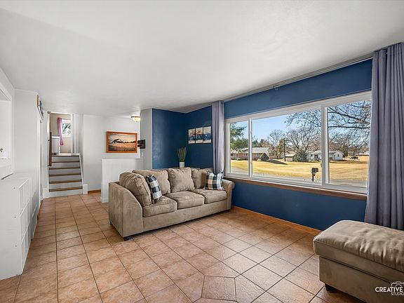 4th image of 2212 Farris Ct