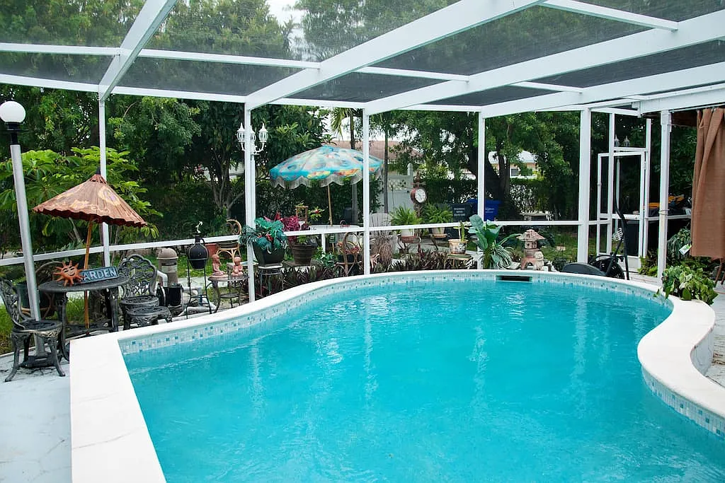 2 bed, 400 sqft, $1,350 — Photo 3