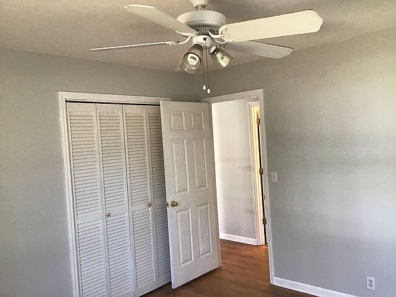 3rd image of 420 Stillwood Dr