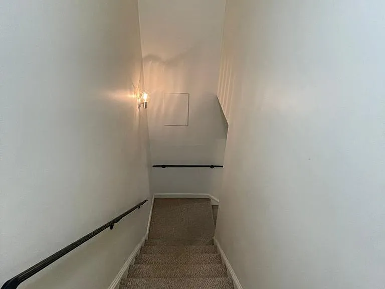 Staires to basement