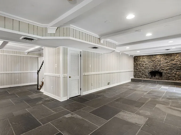 9900 Kingsbridge Rd — Photo 40