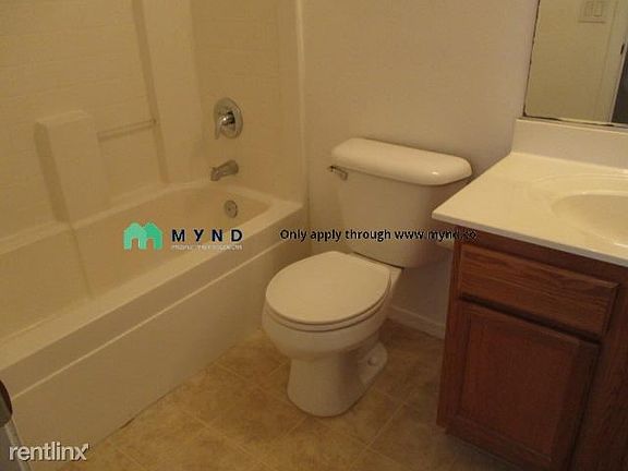 4th image of 2230 W Roosevelt Ave