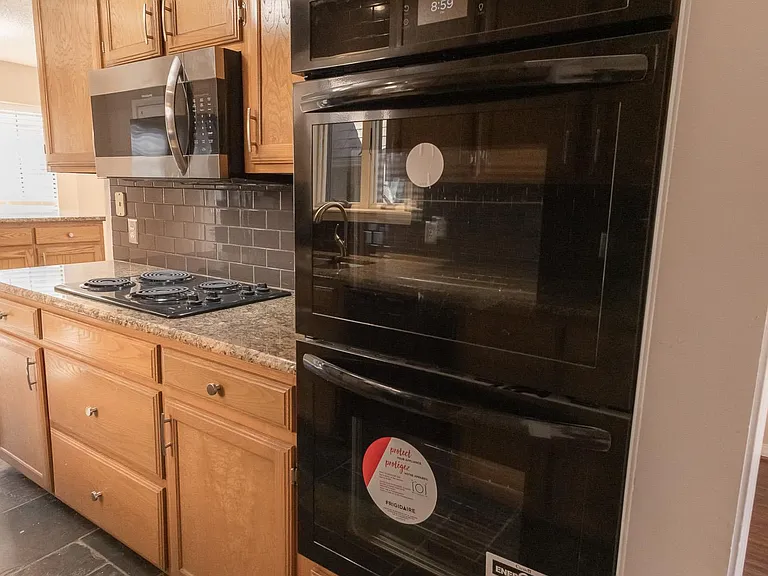1206 Marigold Ln — Photo 23