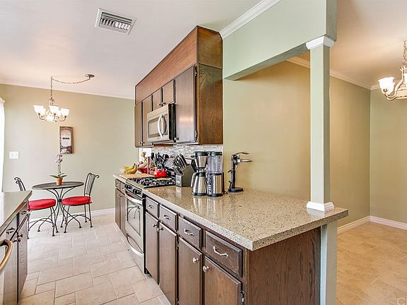4th image of 6021 Candlewood St