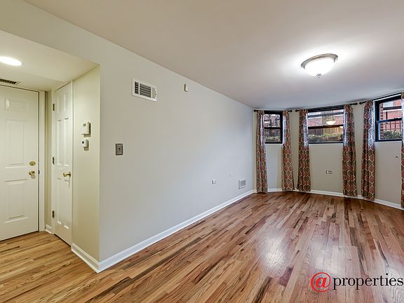 Foyer/Living Room