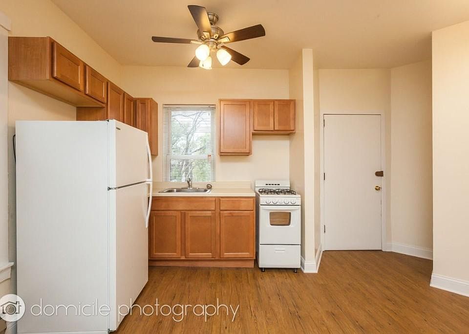 1st image of 2510 N Lincoln Ave #3W