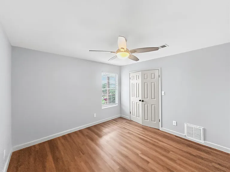 5700 Glen Meadow Dr #B — Photo 7