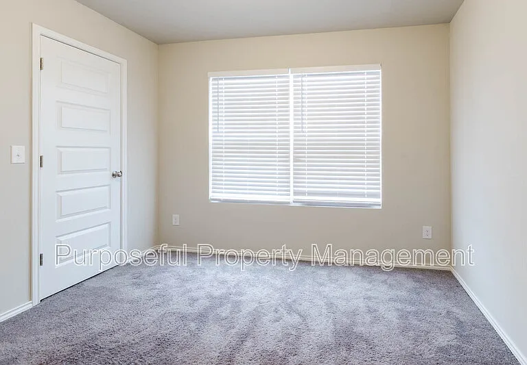 11608 NW 95th St — Photo 26