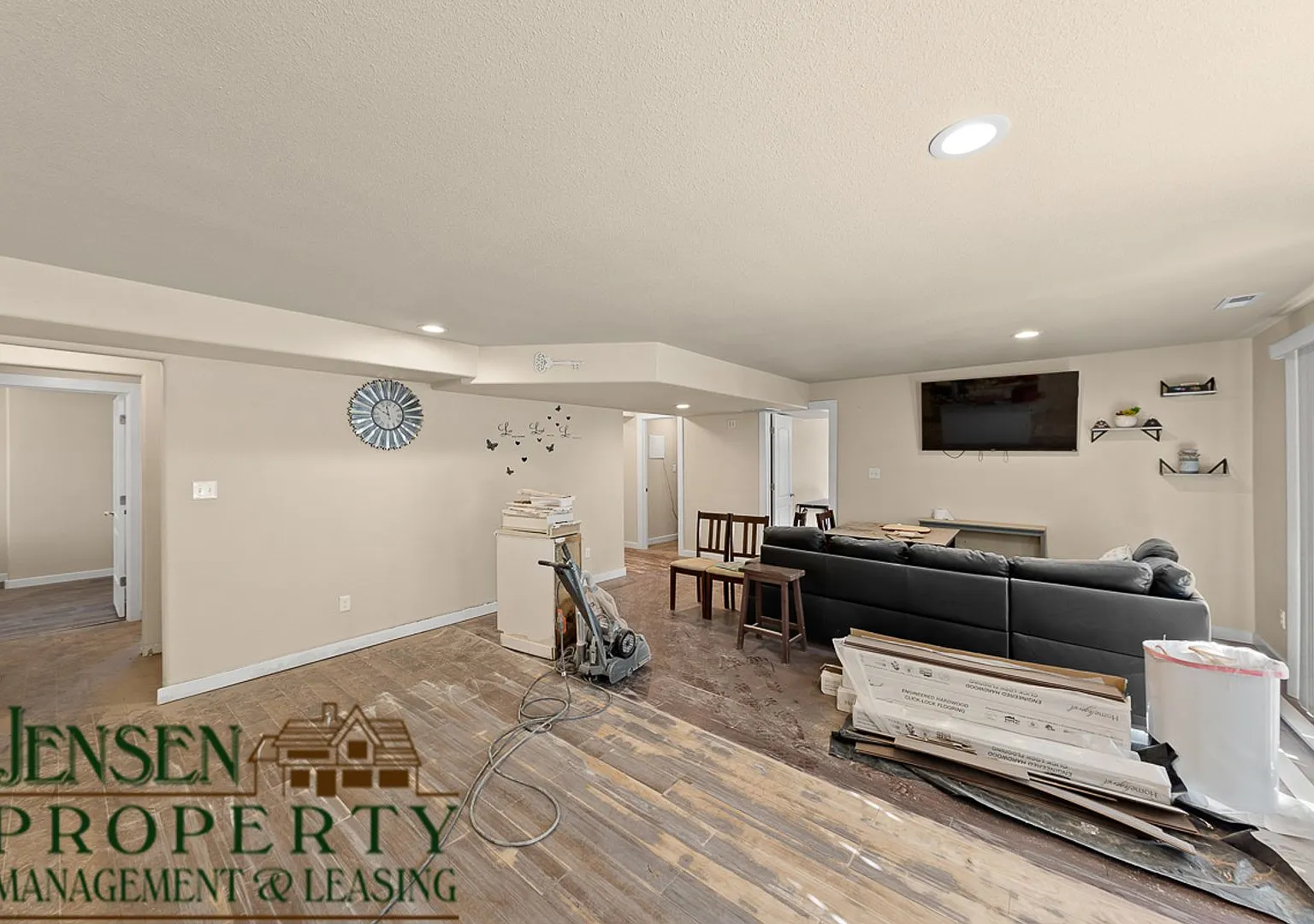 Beautiful Home in New Harmony — Photo 3