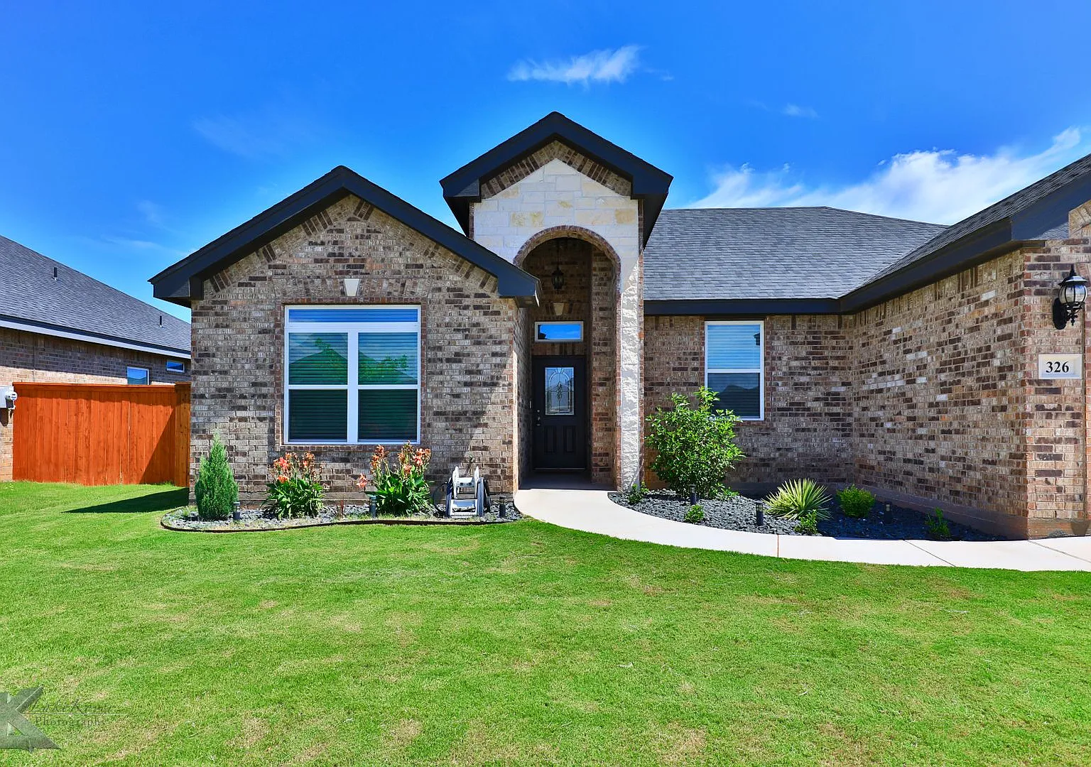 4 bedroom, 2 bath, 2 car garage! Wylie EAST schools — Photo 1