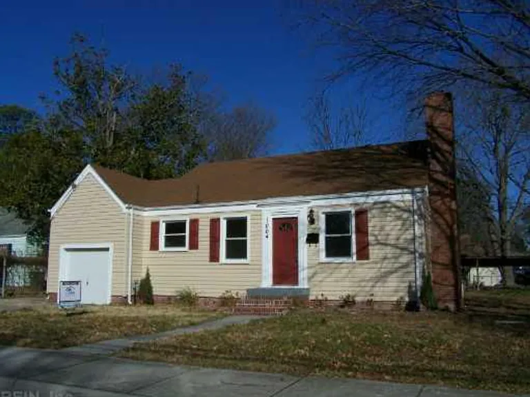 1004 Hugo St — Photo 1