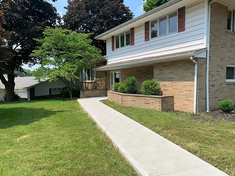 6139 Pickwick Cir NW — Photo 4