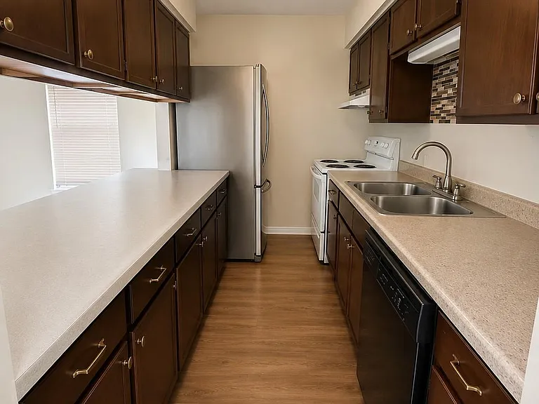412 Breezy Ln #3 — Photo 5