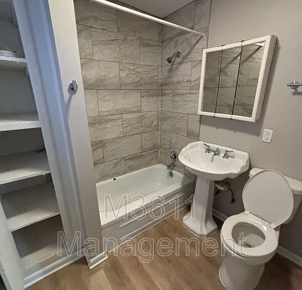 911 Washington St #3 — Photo 3