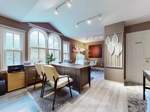 10 Station Ln, Markham, ON L3R 1R3