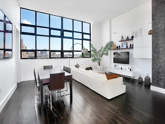 Sold by Sotheby's International Realty | media 2