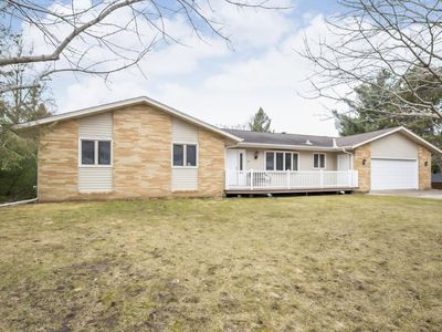 833 Bartosh Ln, River Falls, WI, 54022