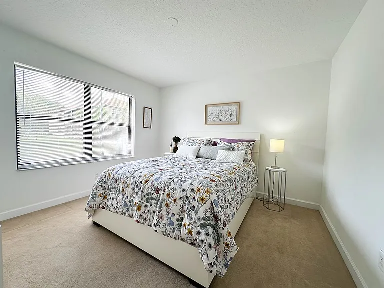 2444 SE Garden Ter — Photo 11