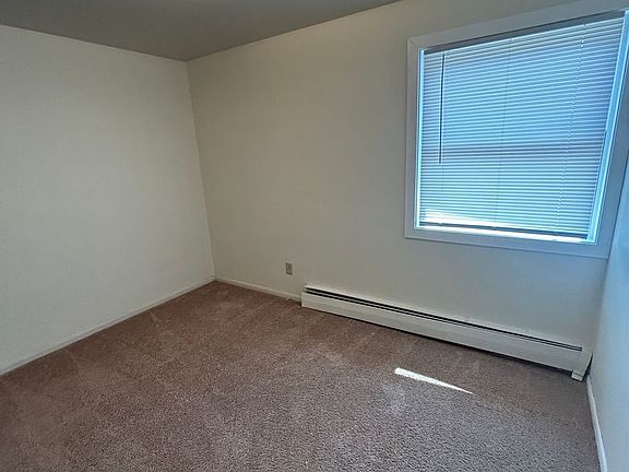 4th image of 725 32nd Ave N APT 5