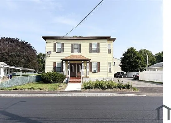 40 Jackson St #2R