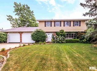 1914 Highwood Ave, Pekin, IL